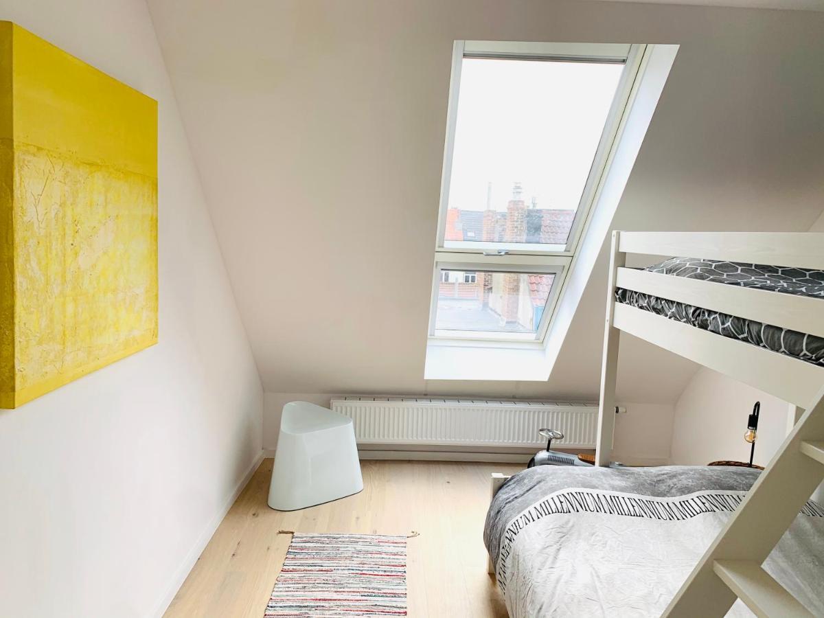 Appartamento Chez lileaula - Boho duplex in Belle Époque Ostenda Esterno foto